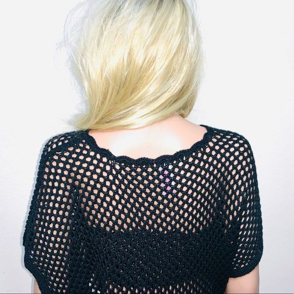 2/$20 No boundaries black poncho - Picture 5 of 8